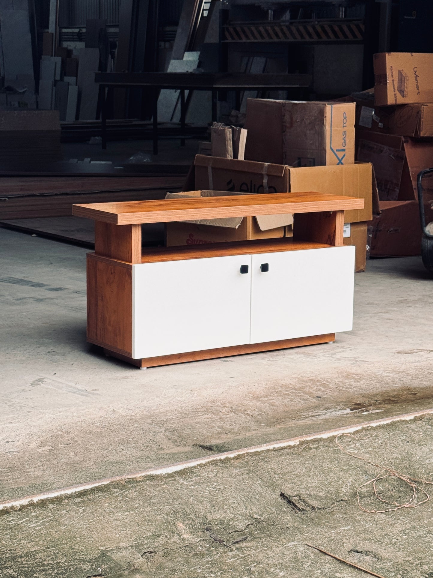 TV UNIT